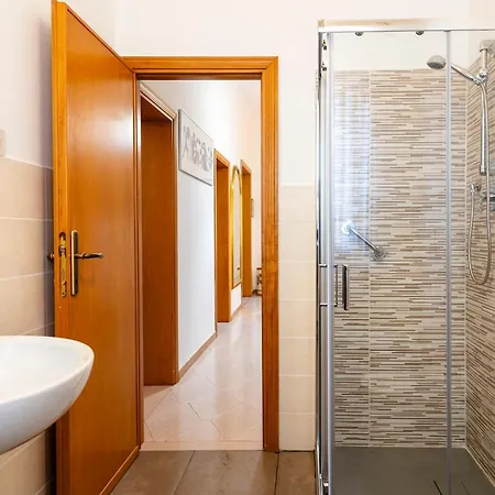 Marradi With Balcony Daire Livorno